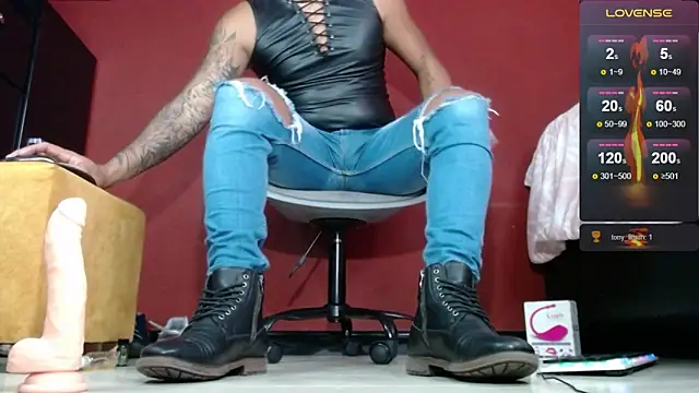 Snapshot of TomLover_12 chatting on 10, 2, 2025 TomLover 12 online show from 10, 2, 2025