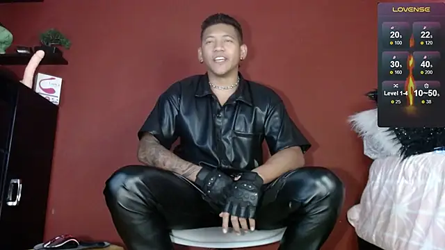 Snapshot of TomLover_12 chatting on 15, 2, 2025 TomLover 12 online show from 15, 2, 2025