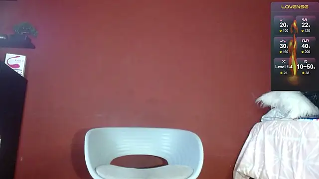 Snapshot of TomLover_12 chatting on 17, 2, 2025 TomLover 12 online show from 17, 2, 2025