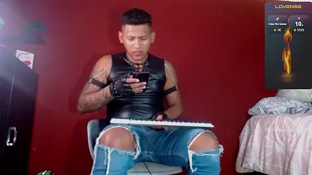 Snapshot of TomLover_12 chatting on 23, 2, 2025 TomLover 12 online show from 23, 2, 2025