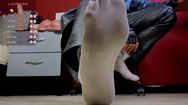 Snapshot of TomLover_12 chatting on 8, 11, 2025 TomLover 12 online show from 8, 11, 2025