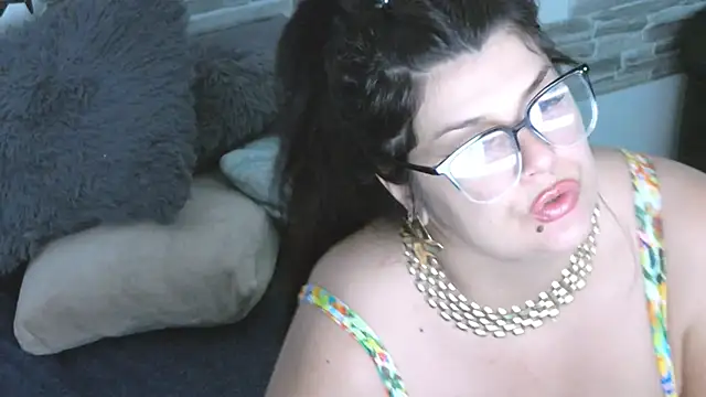 Snapshot of TinaMaay chatting on 17, 5, 2026 TinaMaay online show from 17, 5, 2026