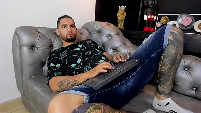 matteosantos online show from 4, 3, 2025