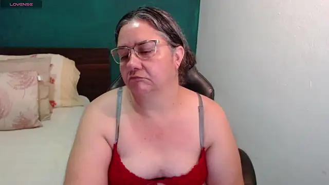 Snapshot of scaelettdubois chatting on 19, 7, 2026 scaelettdubois online show from 19, 7, 2026