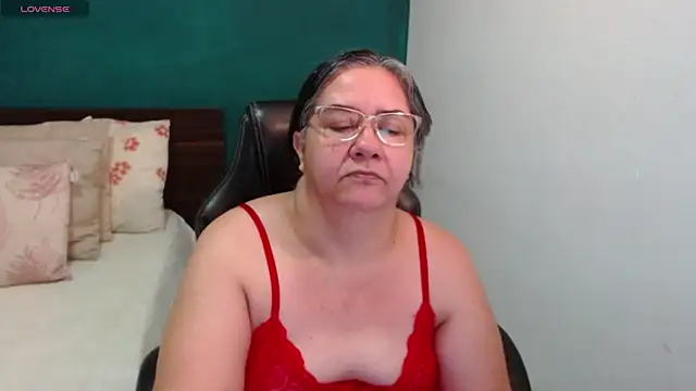 Snapshot of scaelettdubois chatting on 21, 7, 2026 scaelettdubois online show from 21, 7, 2026
