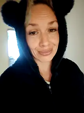 sexymarilyncolombia online show from 15, 2, 2025