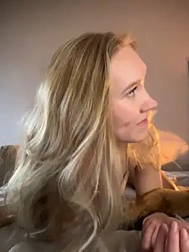 Snapshot of MariaTull chatting on 19, 10, 2025 MariaTull online show from 19, 10, 2025