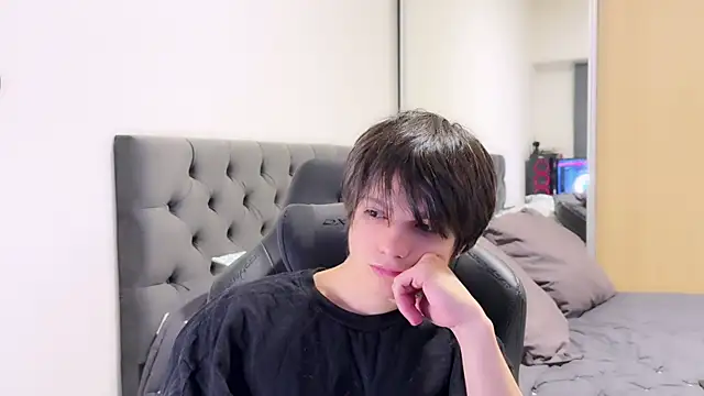 SasukeUhchiaa online show from 5, 1, 2025