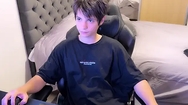 SasukeUhchiaa online show from 20, 2, 2025