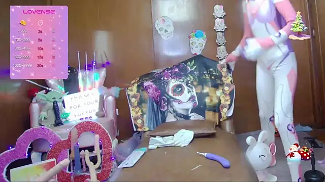 Skinygirl online show from 28, 10, 2025