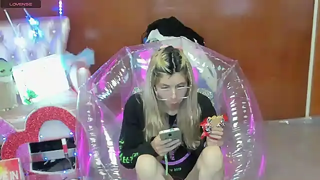 Skinygirl online show from 13, 2, 2026