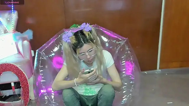 Skinygirl online show from 19, 3, 2026