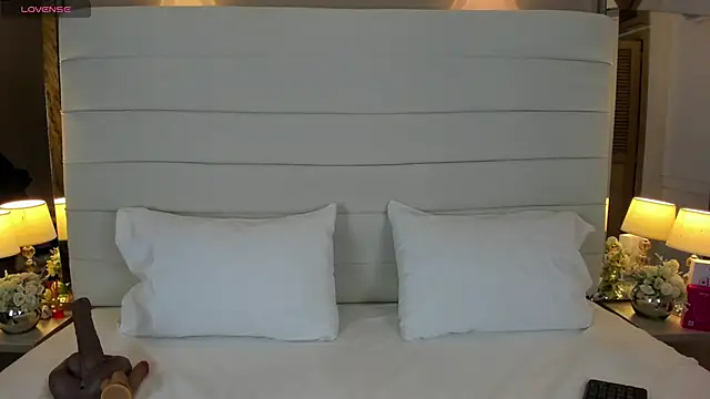 Snapshot of Charlotte93_ chatting on 12, 1, 2026 Charlotte93 online show from 12, 1, 2026