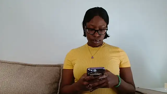 MadamIndigo online show from 24, 11, 2025