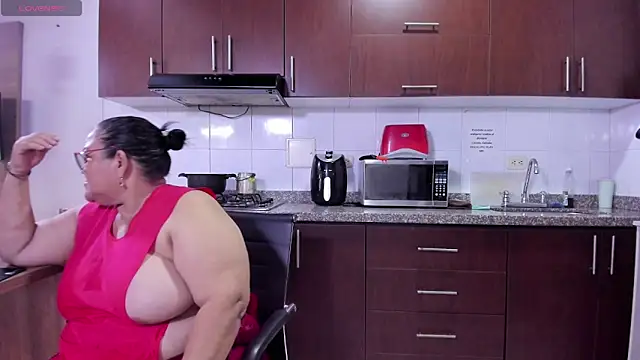 mommy cute online show from 26, 5, 2026