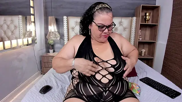 Snapshot of mommy_cute chatting on 21, 7, 2026 mommy cute online show from 21, 7, 2026