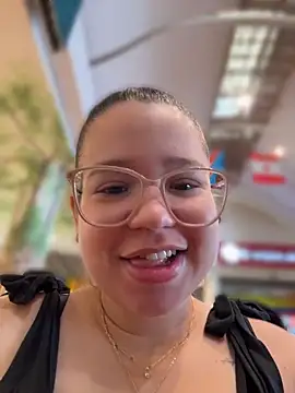 Lucyklein2022 online show from 13, 6, 2026