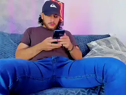 tuyo1995 online show from 12, 11, 2025