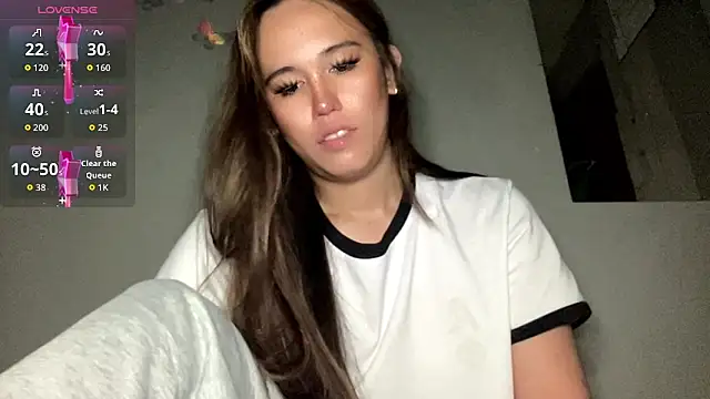 Snapshot of MeganTheRarest chatting on 18, 6, 2026 MeganTheRarest online show from 18, 6, 2026