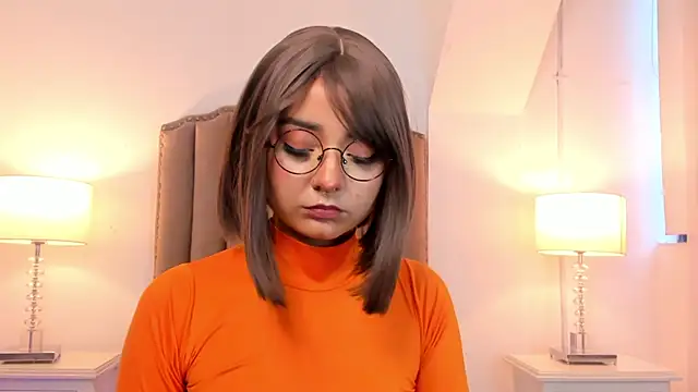 Emma Torres   online show from 24, 2, 2025