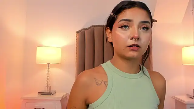 Emma Torres   online show from 28, 2, 2025