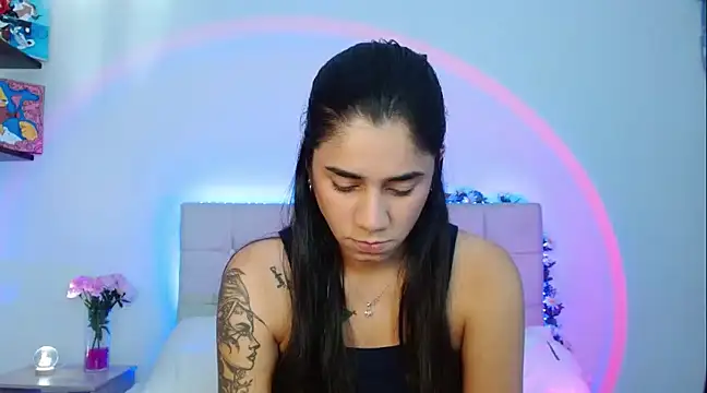 Layla Rachel online show from 1, 3, 2025