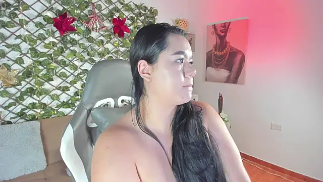 Snapshot of annie_barozzi chatting on 14, 11, 2025 annie barozzi online show from 14, 11, 2025