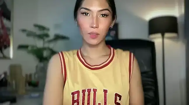 Snapshot of Bella_Gordon chatting on 24, 2, 2025 Bella Gordon online show from 24, 2, 2025