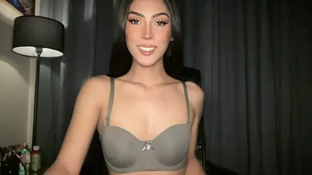 Snapshot of Bella_Gordon chatting on 13, 9, 2025 Bella Gordon online show from 13, 9, 2025