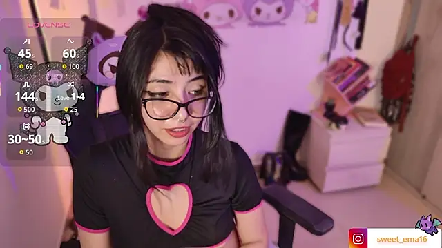 Snapshot of Loving_Ema_1 chatting on 4, 2, 2026 Loving Ema 1 online show from 4, 2, 2026