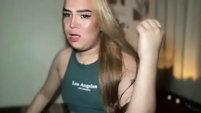 Snapshot of MissCataleyaxxx chatting on 2, 3, 2025 MissCataleyaxxx online show from 2, 3, 2025