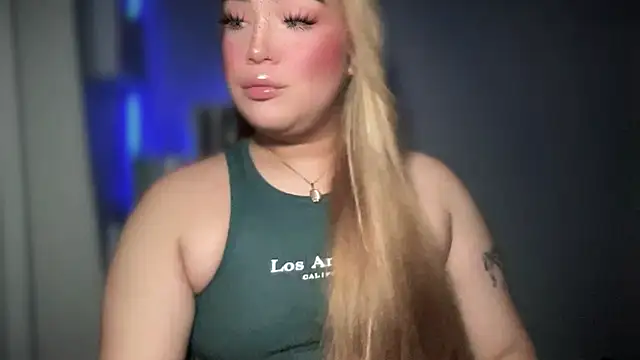 Snapshot of MissCataleyaxxx chatting on 20, 9, 2025 MissCataleyaxxx online show from 20, 9, 2025