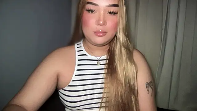 Snapshot of MissCataleyaxxx chatting on 2, 10, 2025 MissCataleyaxxx online show from 2, 10, 2025