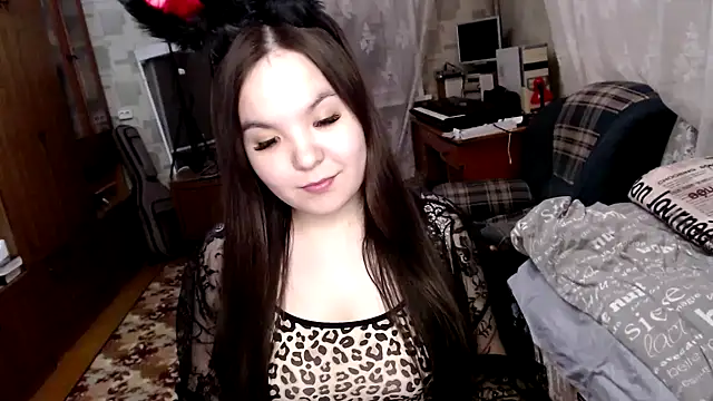 Var Kiss online show from 17, 2, 2025