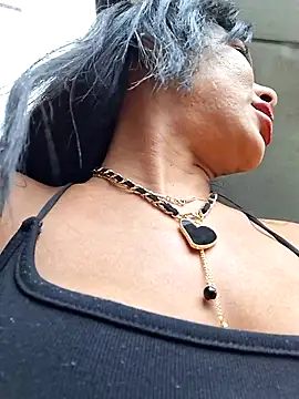 Doll Loren online show from 12, 9, 2025