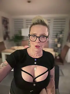 German Milf online show from 17, 2, 2025