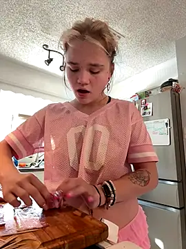 Cutiepiespanks online show from 10, 10, 2025