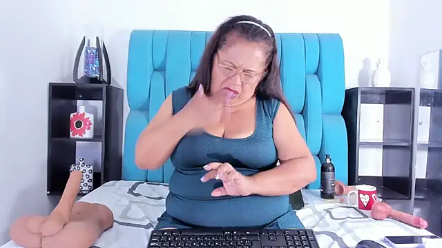 Keira Lennox online show from 8, 3, 2025