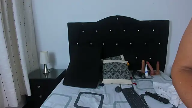 Keira Lennox online show from 27, 9, 2025