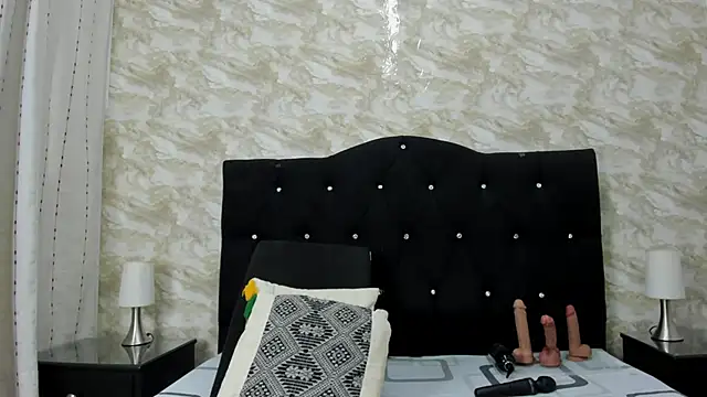 Keira Lennox online show from 25, 10, 2025