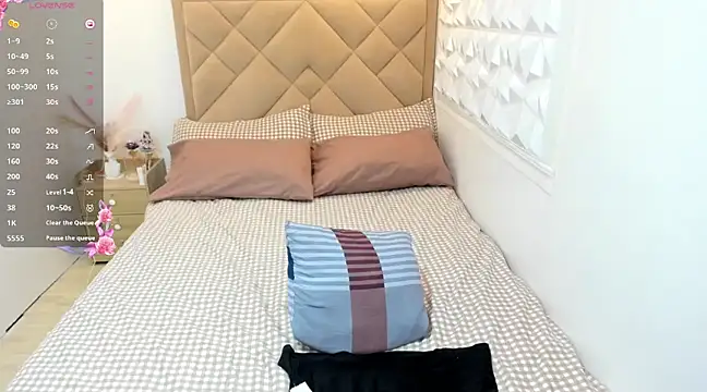 TsHeartXxx online show from 5, 3, 2025