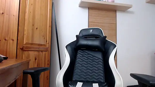 Lisakisss online show from 18, 10, 2025