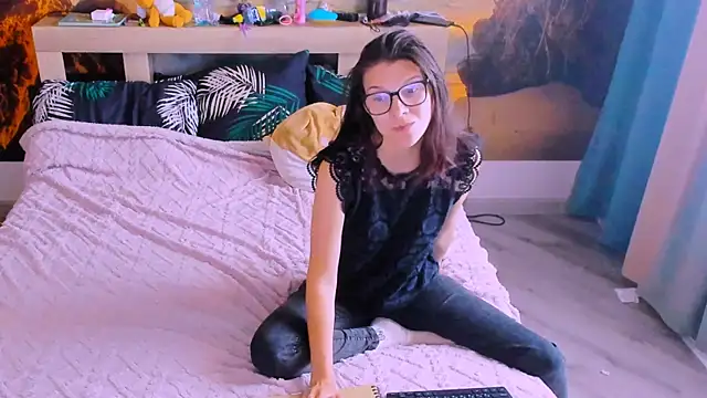 MollyLollipop online show from 2, 7, 2026