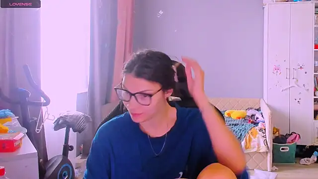 MollyLollipop online show from 23, 7, 2026