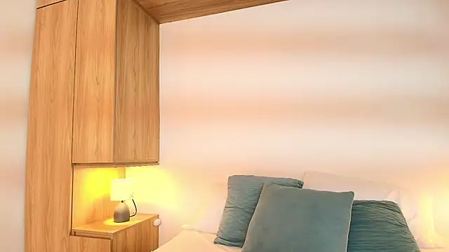 Isabella Harley online show from 25, 9, 2025