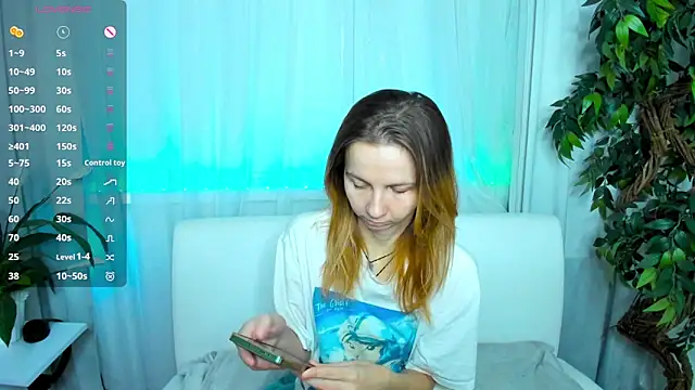 Snapshot of Bell_a_mi_ chatting on 28, 11, 2025 Bell a mi online show from 28, 11, 2025