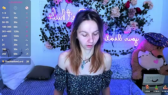 Snapshot of Bell_a_mi_ chatting on 4, 12, 2025 Bell a mi online show from 4, 12, 2025