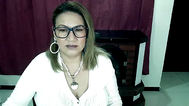 Snapshot of yayita_mature chatting on 1, 2, 2025 yayita mature online show from 1, 2, 2025