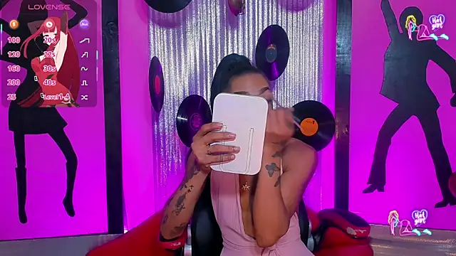 nickyminach  online show from 26, 3, 2026