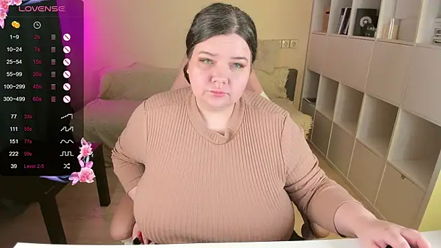 PlumPie online show from 28, 9, 2025